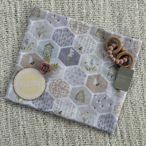 Muslin Wrap - Beehive