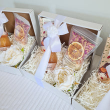 Load image into Gallery viewer, DeZign Your Own Hamper